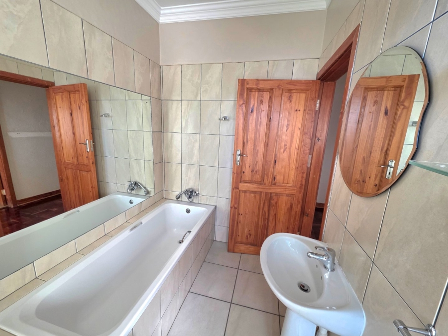 5 Bedroom Property for Sale in Eureka Free State